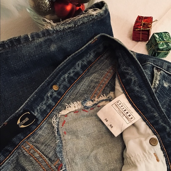 “JUST CAVALLI” EXTREMELY Distressed men’s jeans. - Picture 6 of 8